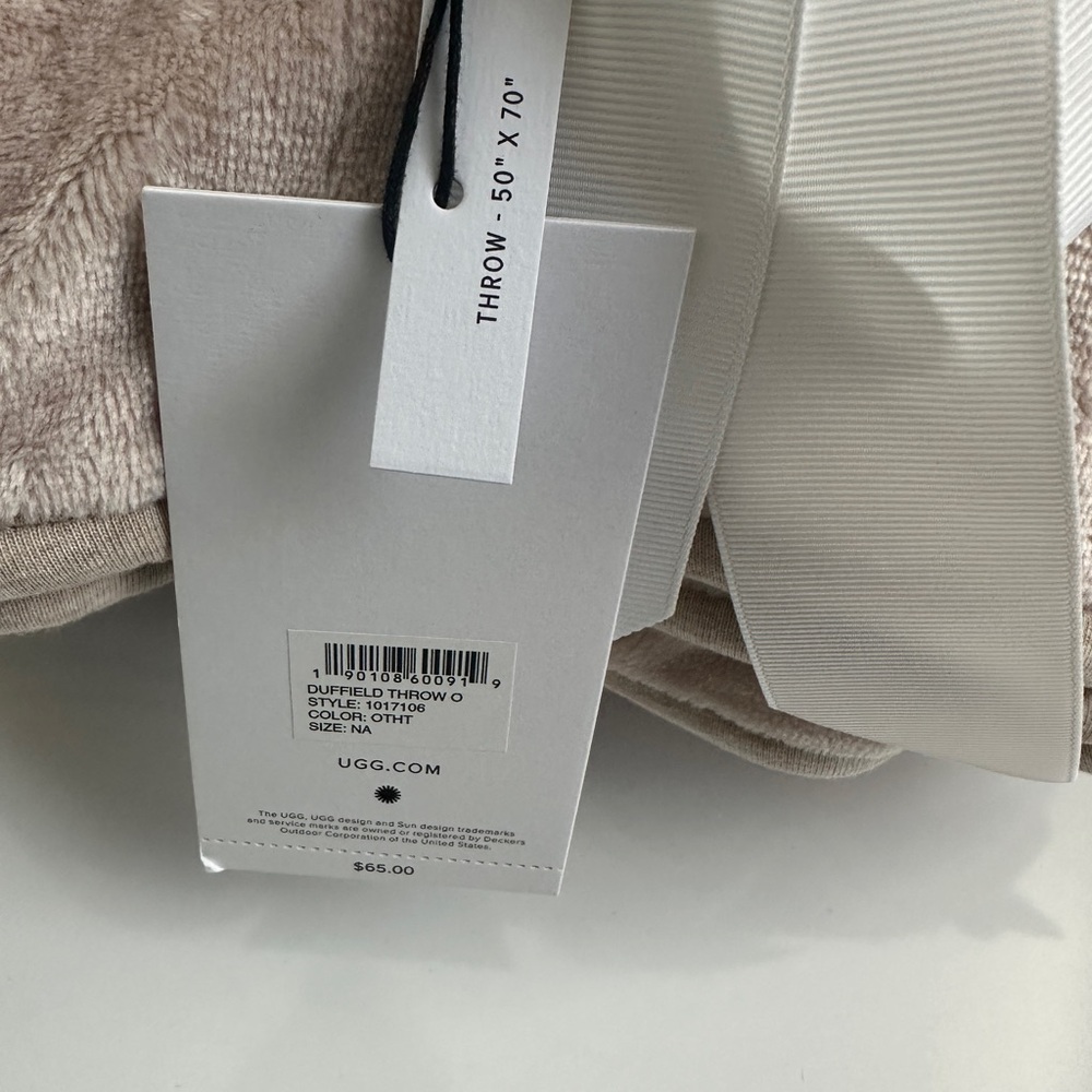 UGG Soft Beige Throw Blanket - Picture 2 of 4